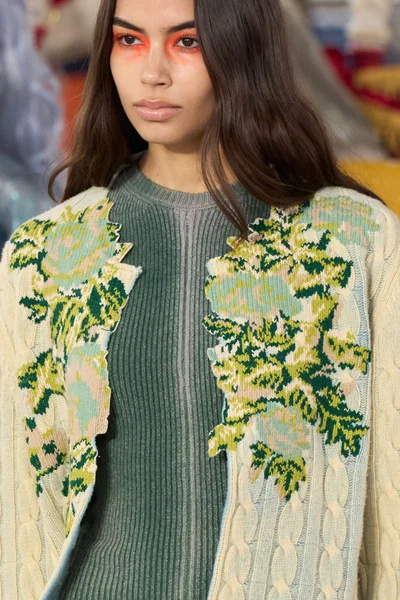Look 37